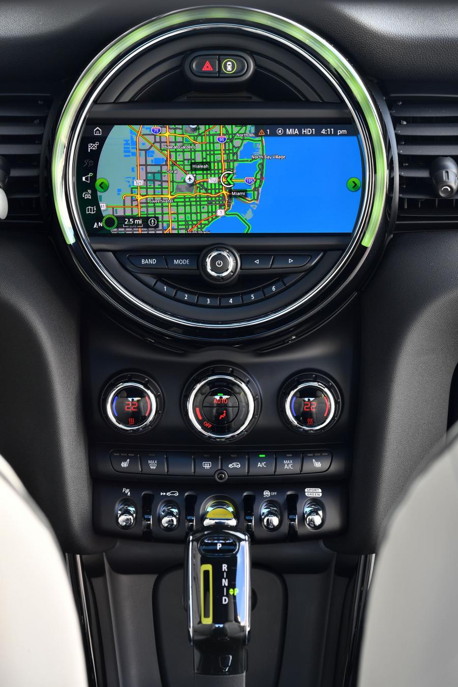 Панель приборов Mini Cooper SE (F56) 2020 года  (NA) (фото 309 из 342)